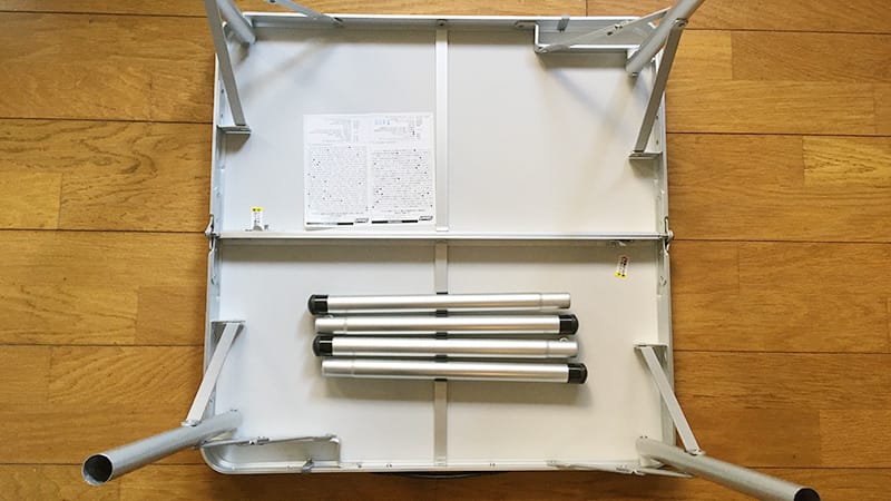 コールマンナチュラルモザイクリビングテーブルの組み立て03